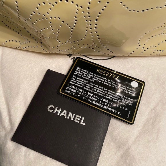 VINTAGE CHANEL BAG - Picture 3 of 5